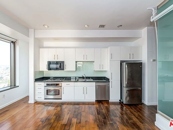 2nd image of 1100 Wilshire Blvd APT 2212