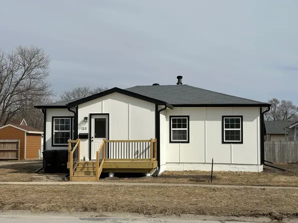 113 S 3rd St, Winterset, IA 50273