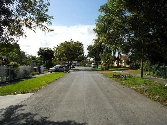 3rd image of 17620 NE 2nd Ct