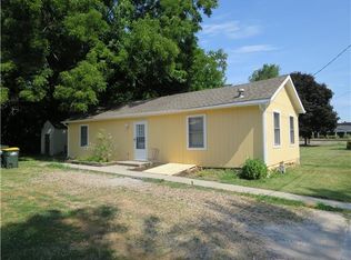 206 S 4th St, Edwardsville, KS 66111