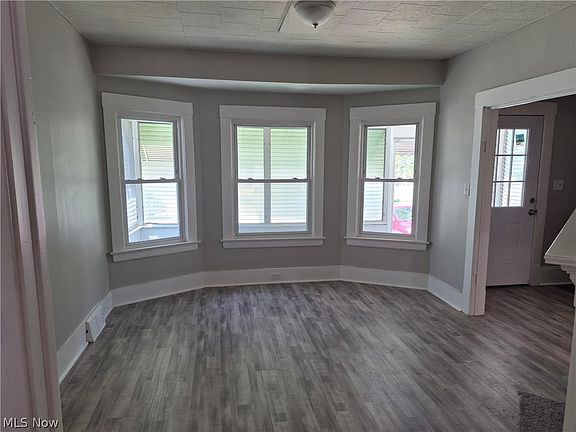 3rd image of 2095 W 103rd St