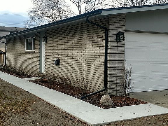 2nd image of 29301 Marimoor Dr