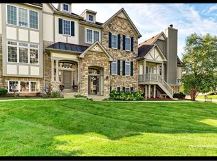 192 Sype Dr, Carol Stream, IL 60188