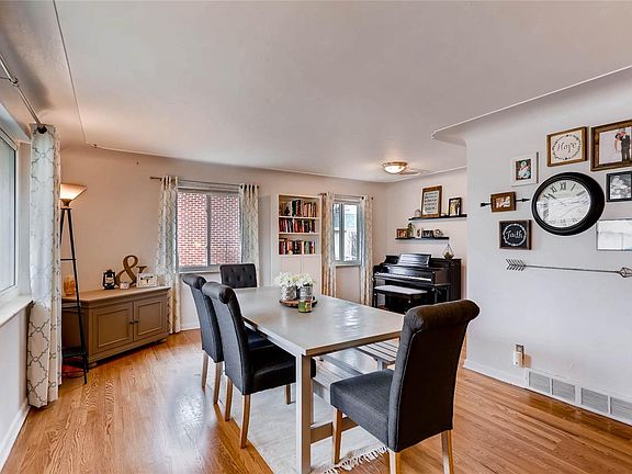 3rd image of 6730 W 54th Pl
