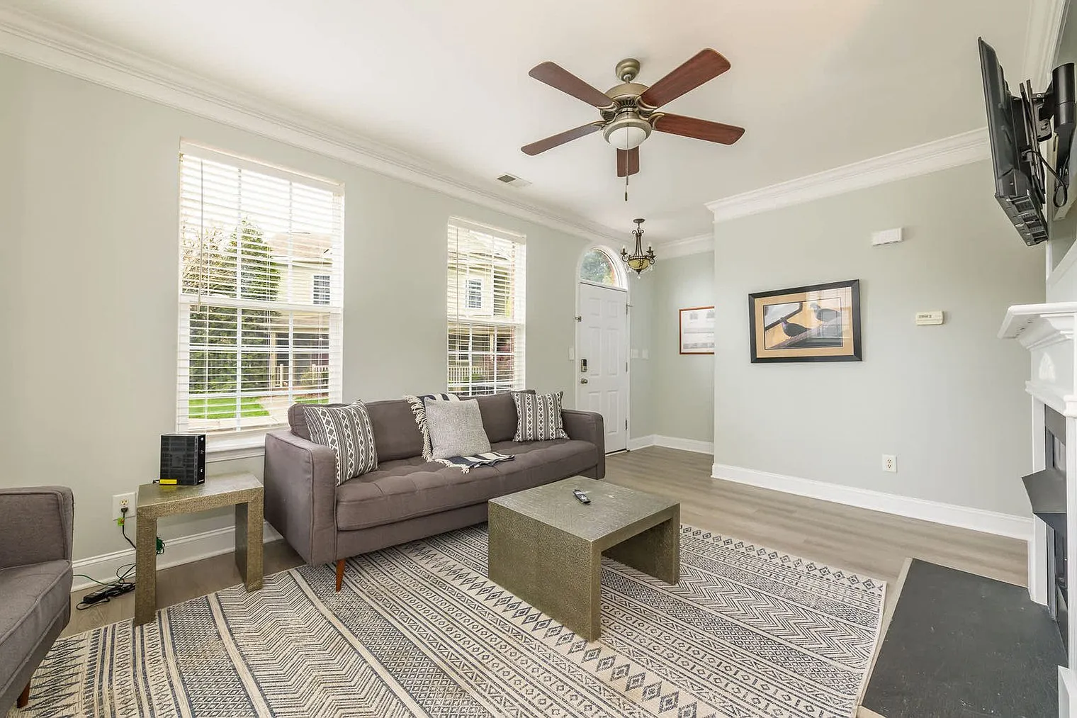2 bed, 2.0 bath, 1593 sqft, $2,697 — Photo 4