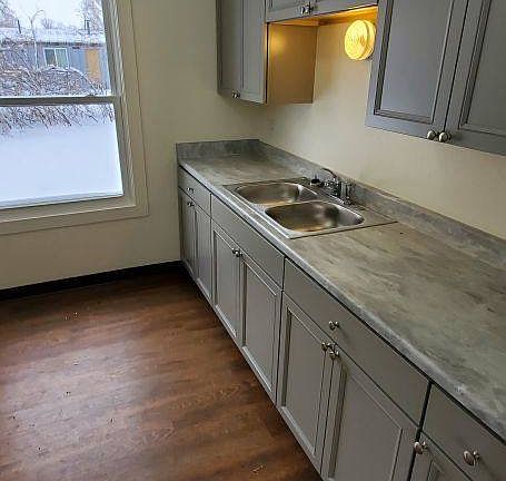 2nd image of 585 Garden Ave