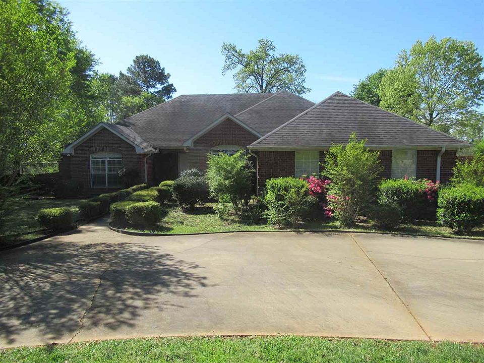 1st image of 2490 Garden Oaks