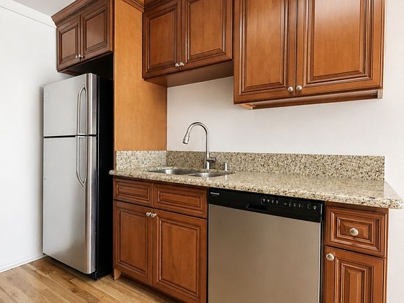 5th image of 12320 Texas Ave APT 10