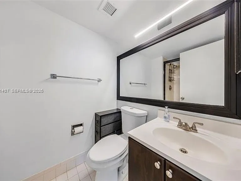 5880 Collins Ave #1007 — Photo 19