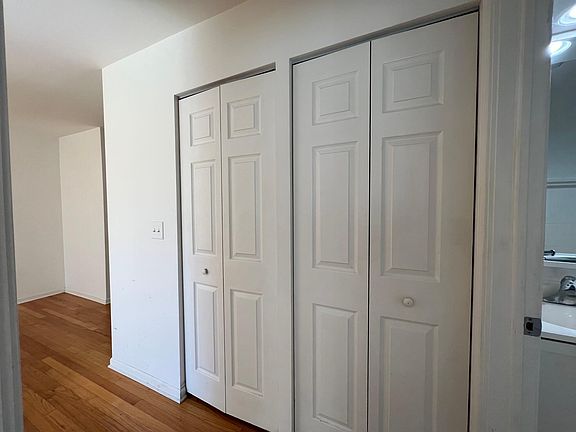 5th image of 736 W Buena Ave APT 203
