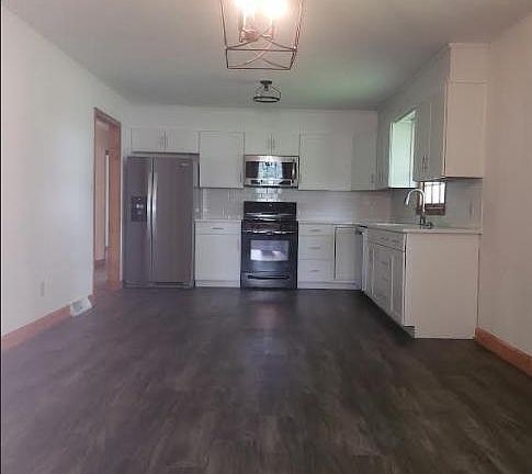 4th image of 10026 Walnut St