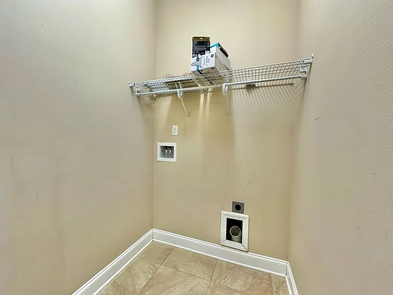 209 Coral Dr — Photo 16