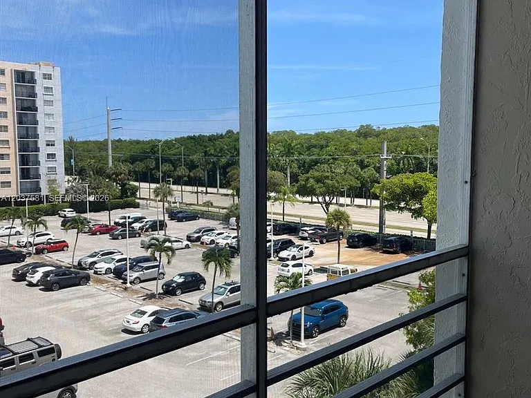 2821 N Miami Beach Blvd #5T — Photo 13