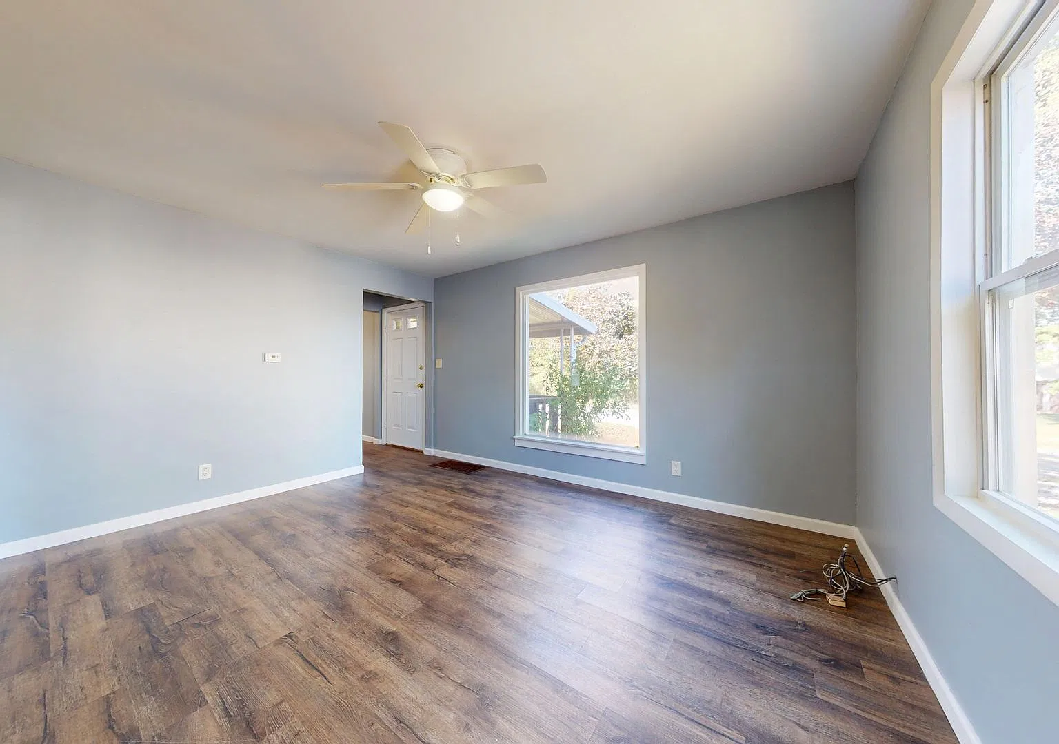 Coming Soon-Cute Single story ranch with basement, 1 car garage — Photo 3