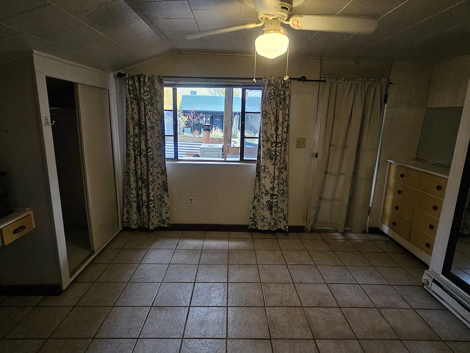 Studio, 210 sqft, $675 — Photo 1