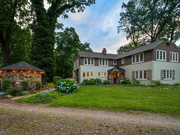 87132 County Road 687, Hartford, MI 49057