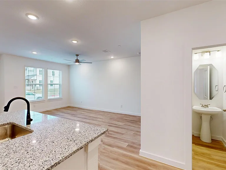 2916 Elle Dr — Photo 18