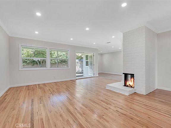 4th image of 19815 Bassett St