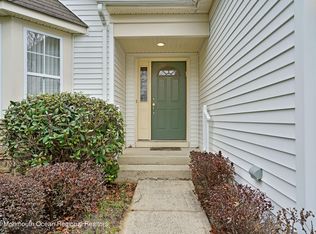 40 Oakmont Rd, Lakewood, NJ 08701