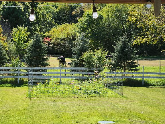 3rd image of 35473 Margurite Ln