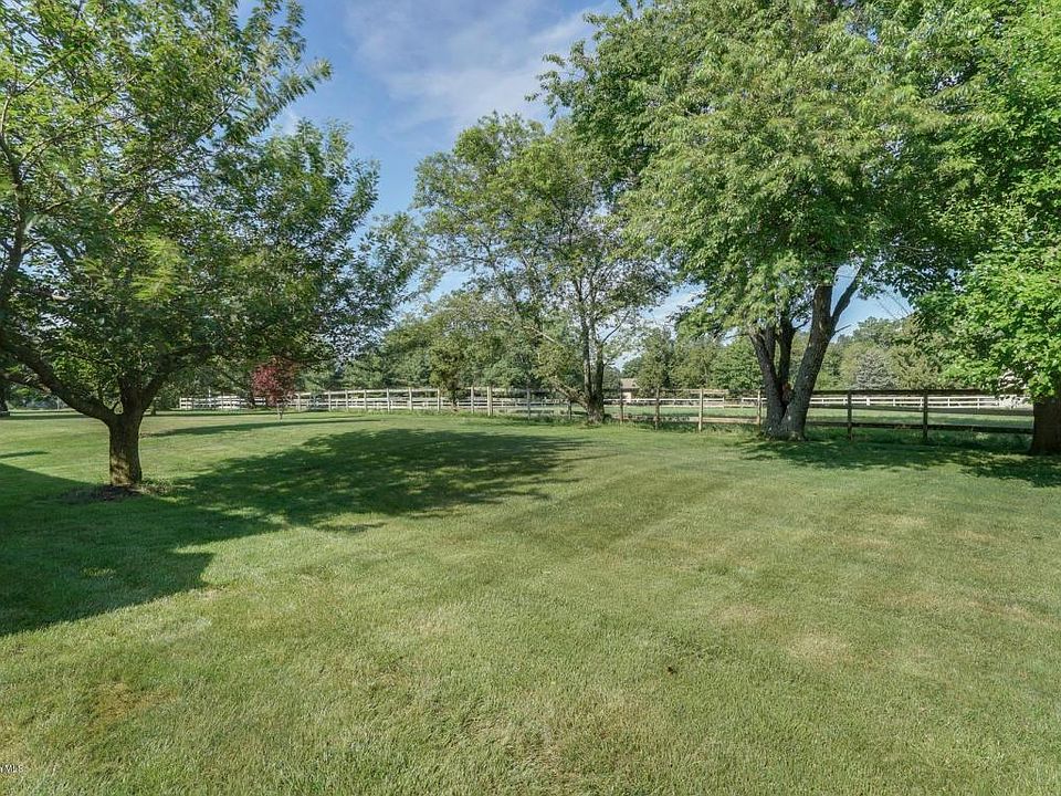2nd image of 2102 Orien Rd
