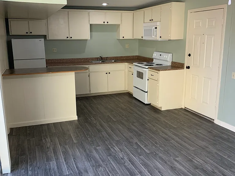 Greenwood Apartments — Photo 58