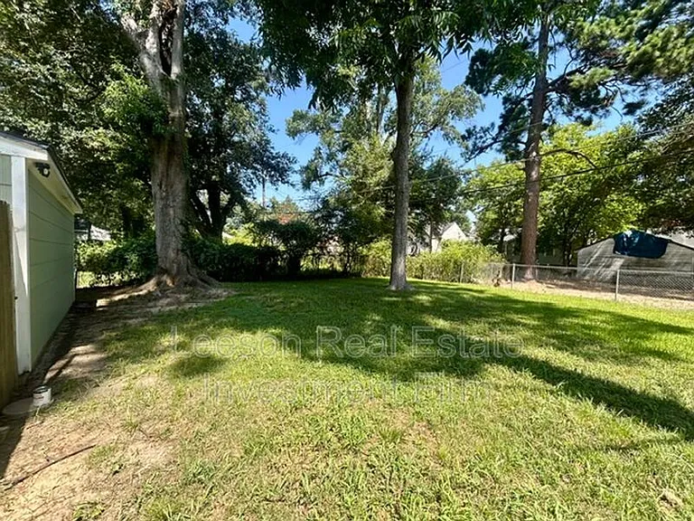 122 E Dalzell St — Photo 31