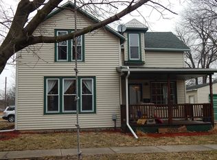 309 NW 5th St, Aledo, IL 61231