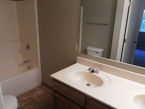 5th image of 4015 Woodrush Ln NW