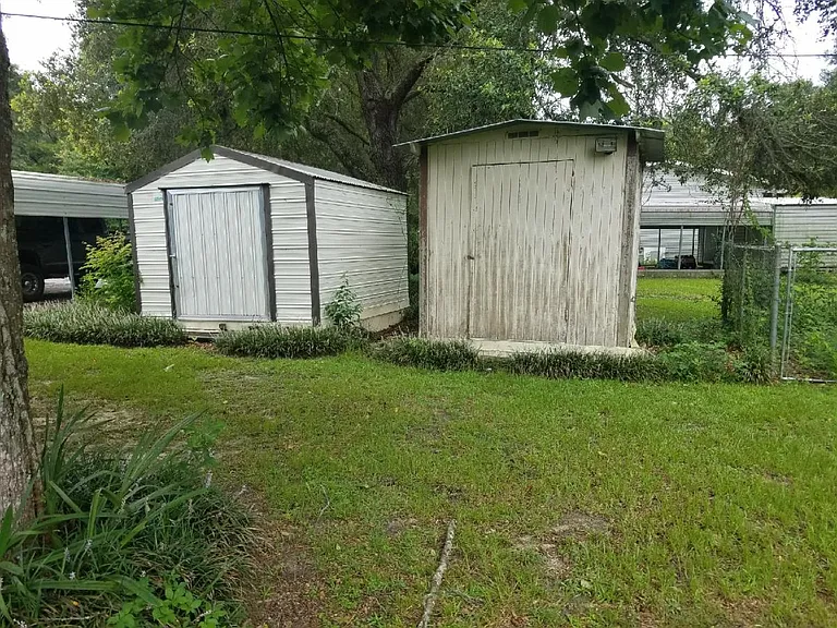 311 Merritt Ln — Photo 5