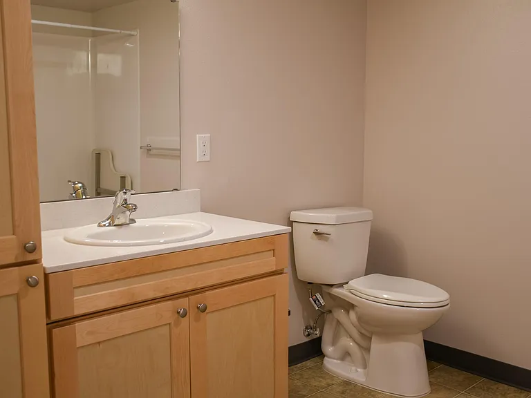 Kirkland Heights Apartments — Photo 12