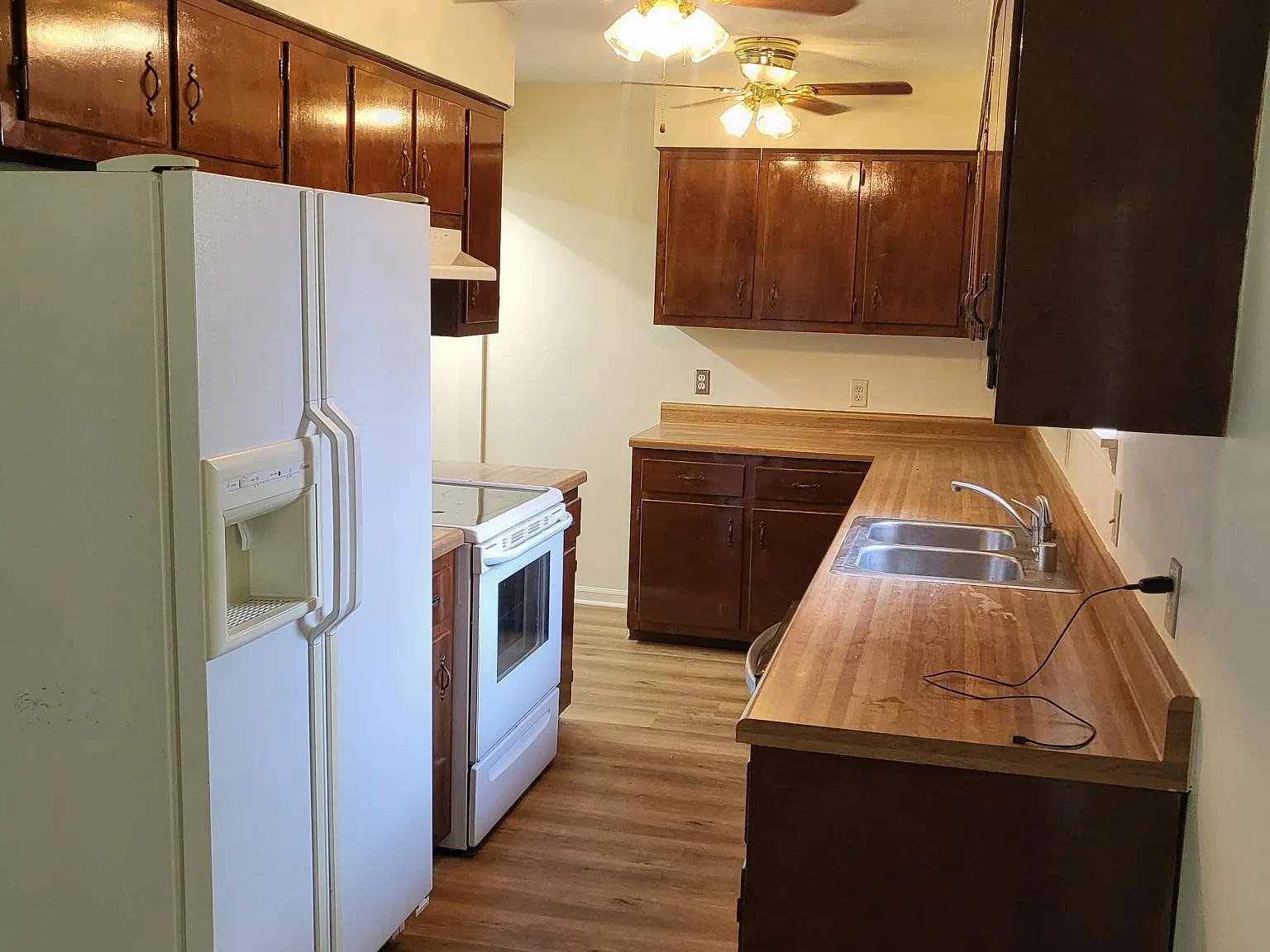 315 Countrywood Pl — Photo 3