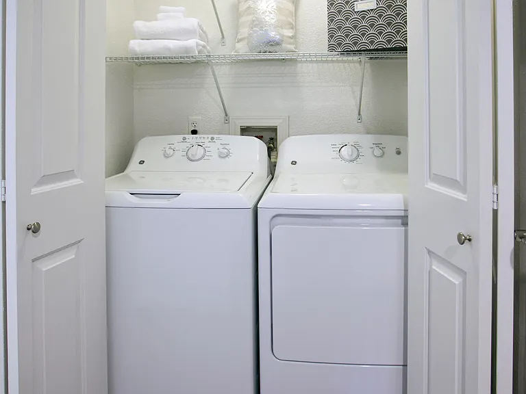 Club Pacifica Apartments — Photo 20