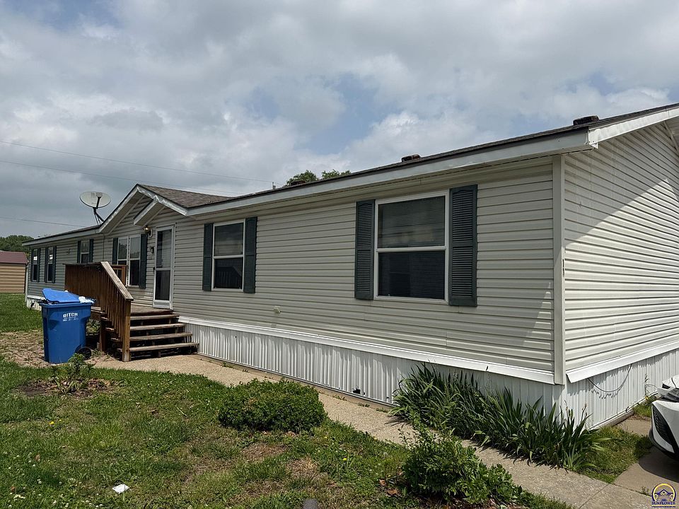 1st image of 1735 NW Lyman Rd #13
