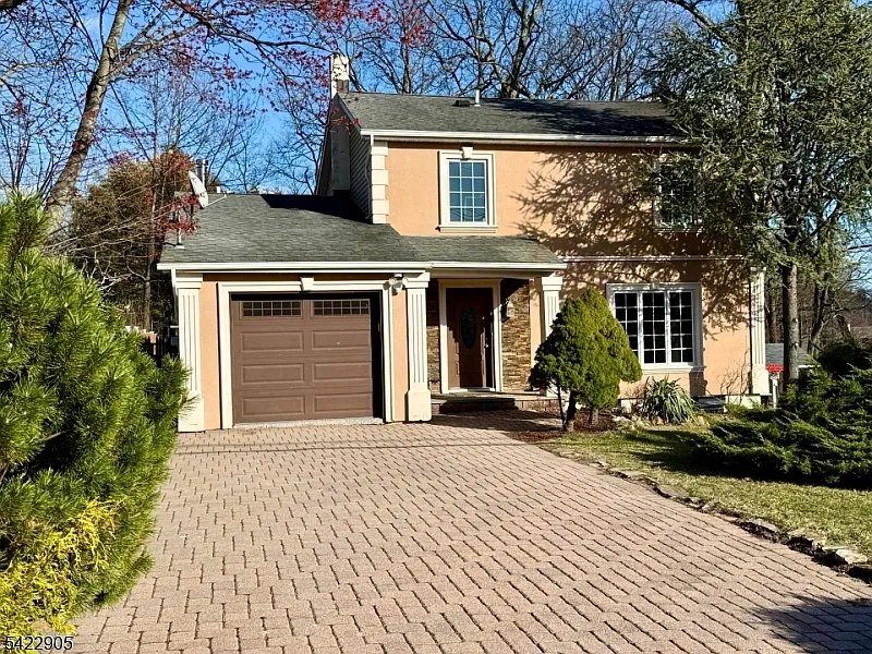 13 Algonquin Ave photo 1