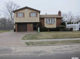 277 W 18th St, Deer Park, NY 11729