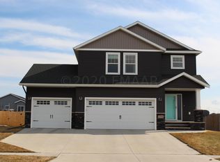 2204 67th Ave S, Fargo, ND 58104