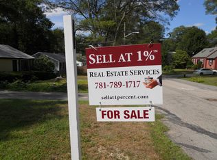 17 Pearl St, Whitman, MA 02382