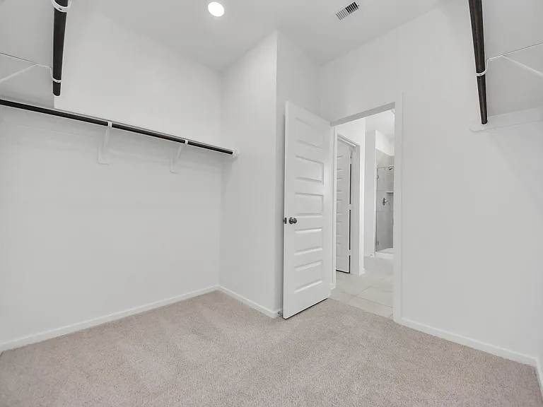 1043 Cedar Place Ln — Photo 16
