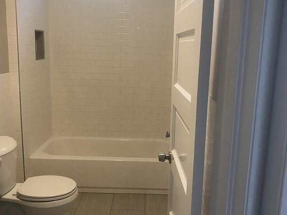 5th image of 44XX Knorr St