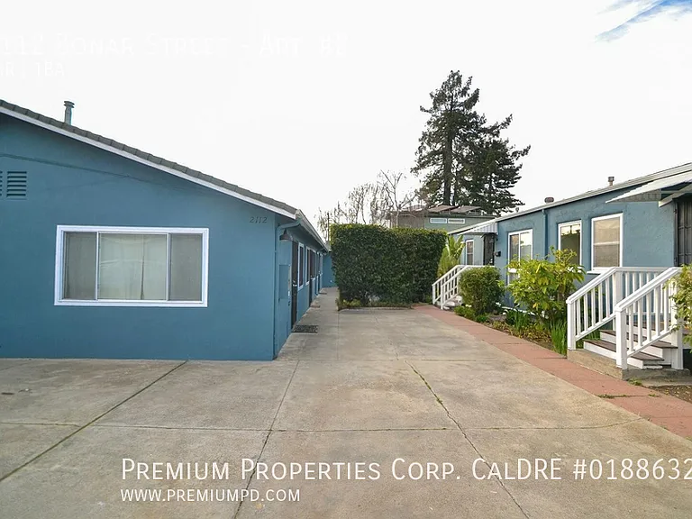 2112 Bonar St #B — Photo 13