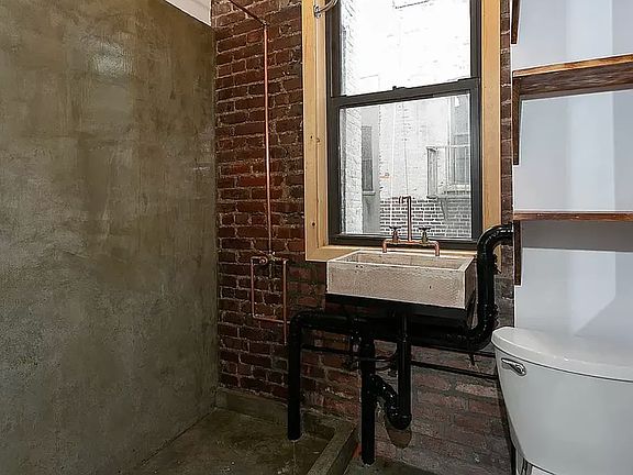 4th image of 62 New York Ave APT 1D
