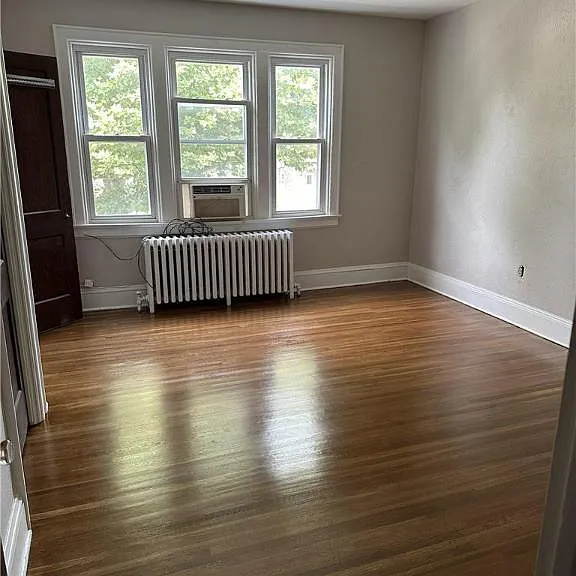 2242 Ferry St — Photo 5