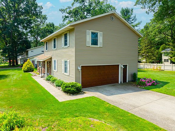 5th image of 1165 Greenbriar Dr
