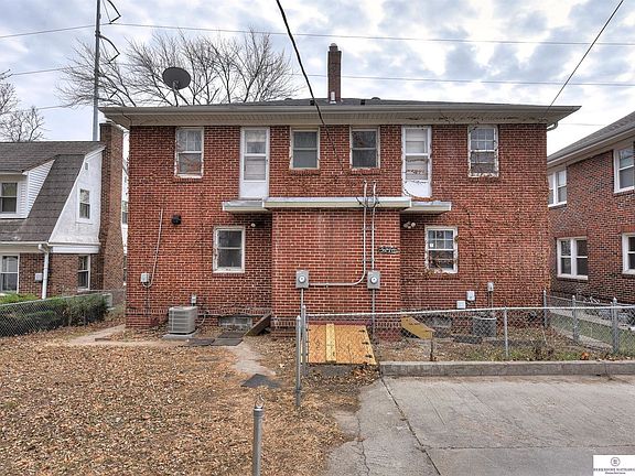 3rd image of 5210 Leavenworth St