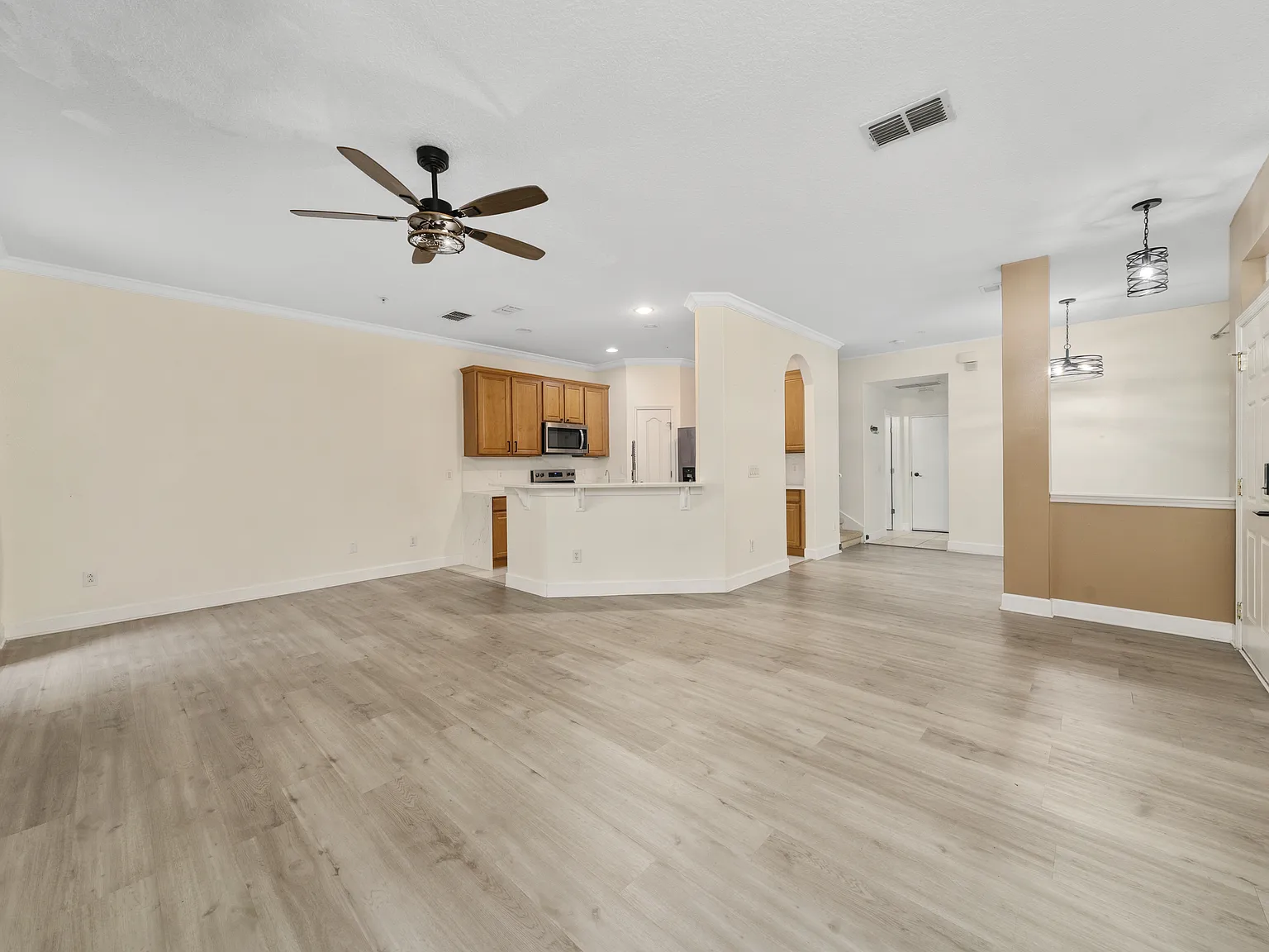 3 bed, 1740 sqft, $2,500 — Photo 4