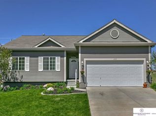 6737 N 148th St, Omaha, NE 68116