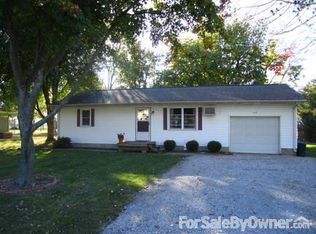 108 Lincoln St, Raymond, IL 62560