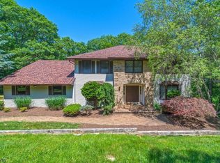 38 Groundpine Rd, Morris Plains, NJ 07950