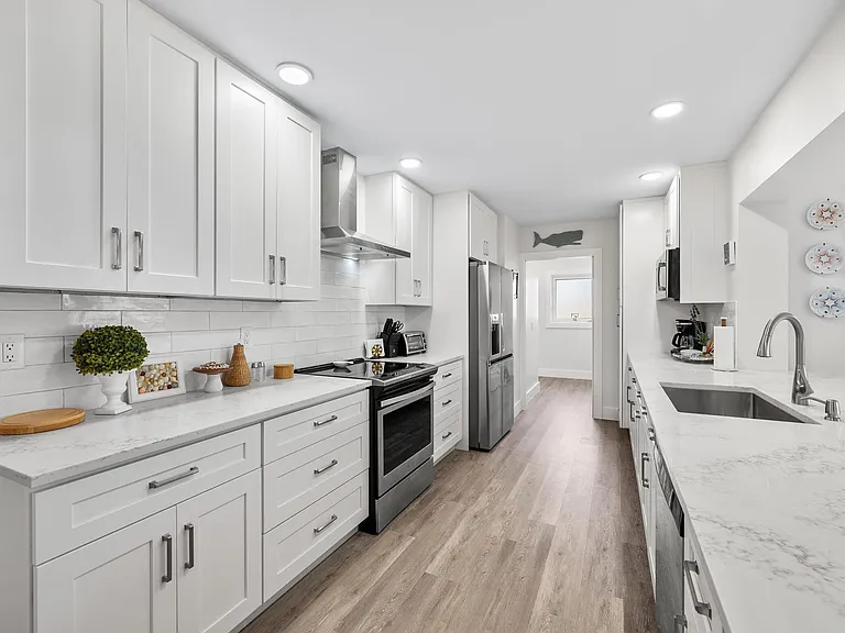 517 Gulf Rd — Photo 11